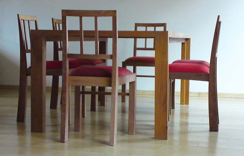 Tafel met stoelen perenhout